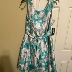 👗sleeveless dress💚